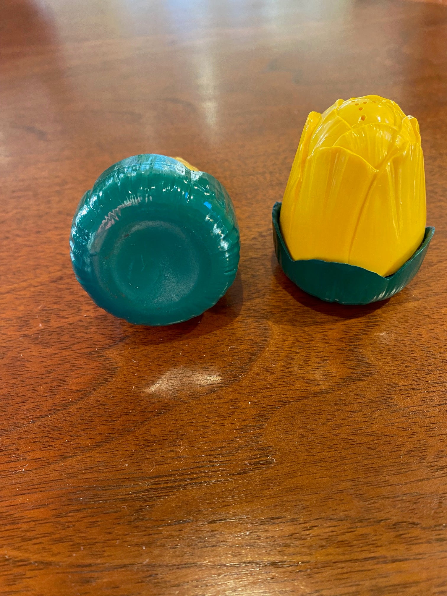 Adorable plastic salt and peper shakers by Jaydon- Cook Street Vintage